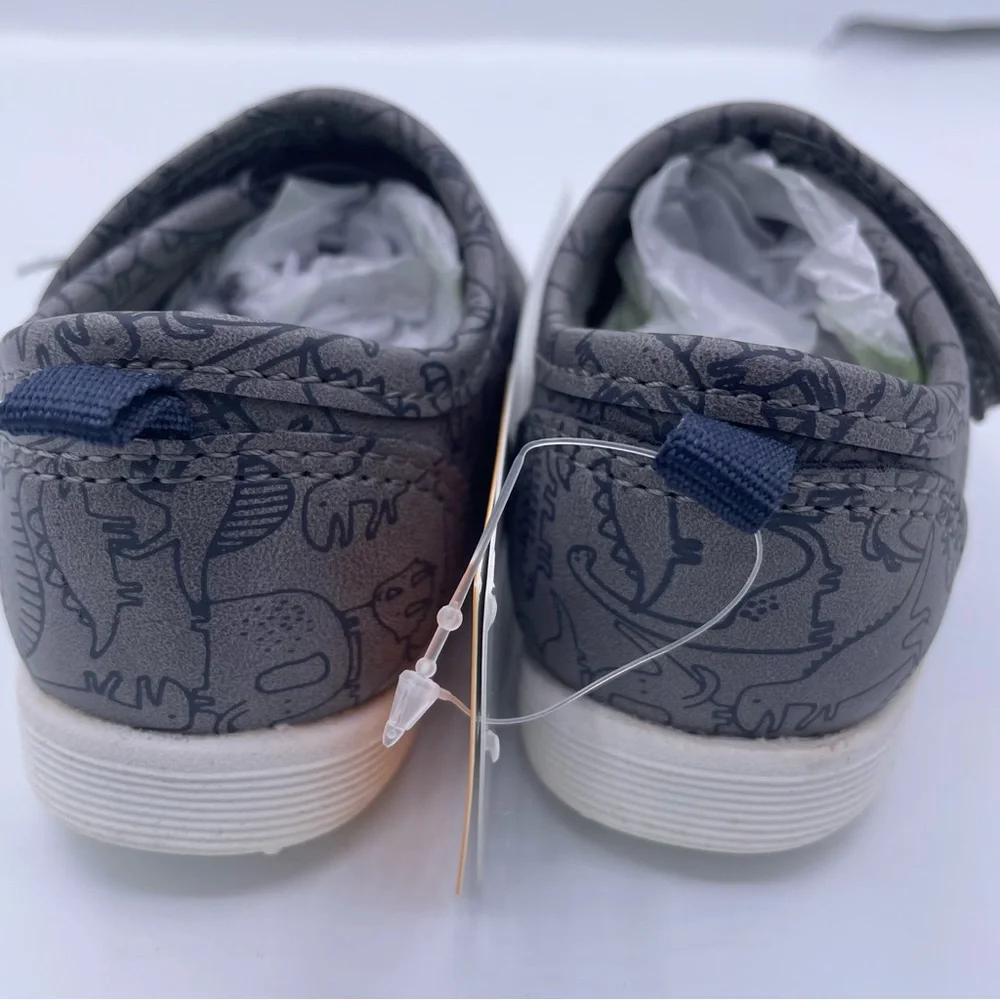 CARTER’S baby boy Turbo2 easy on comfy gray sneakers Size 2 (3-6months)